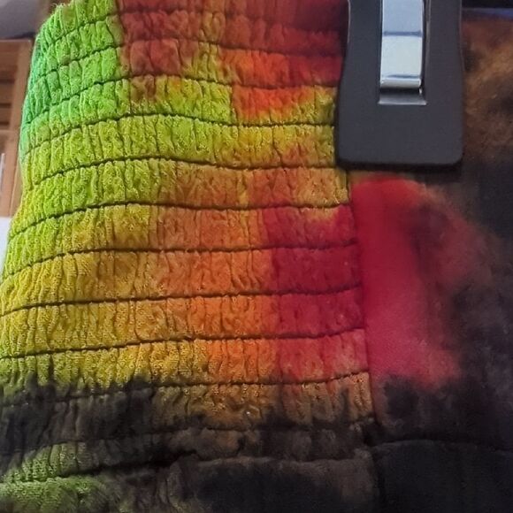 Vibrant Tie-Dye Flared Pants - Picture 3 of 8